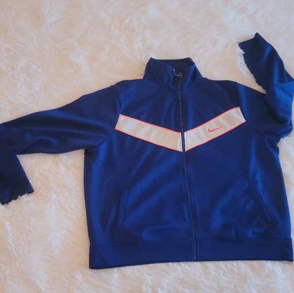 Nike Jacket - Picture 2 of 5